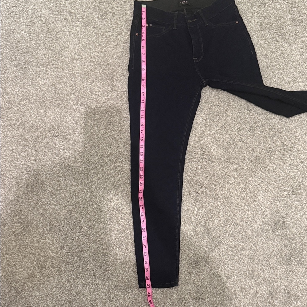 Elegant Black Skinny Dark Denim Jeans for Women - Picture 6 of 7